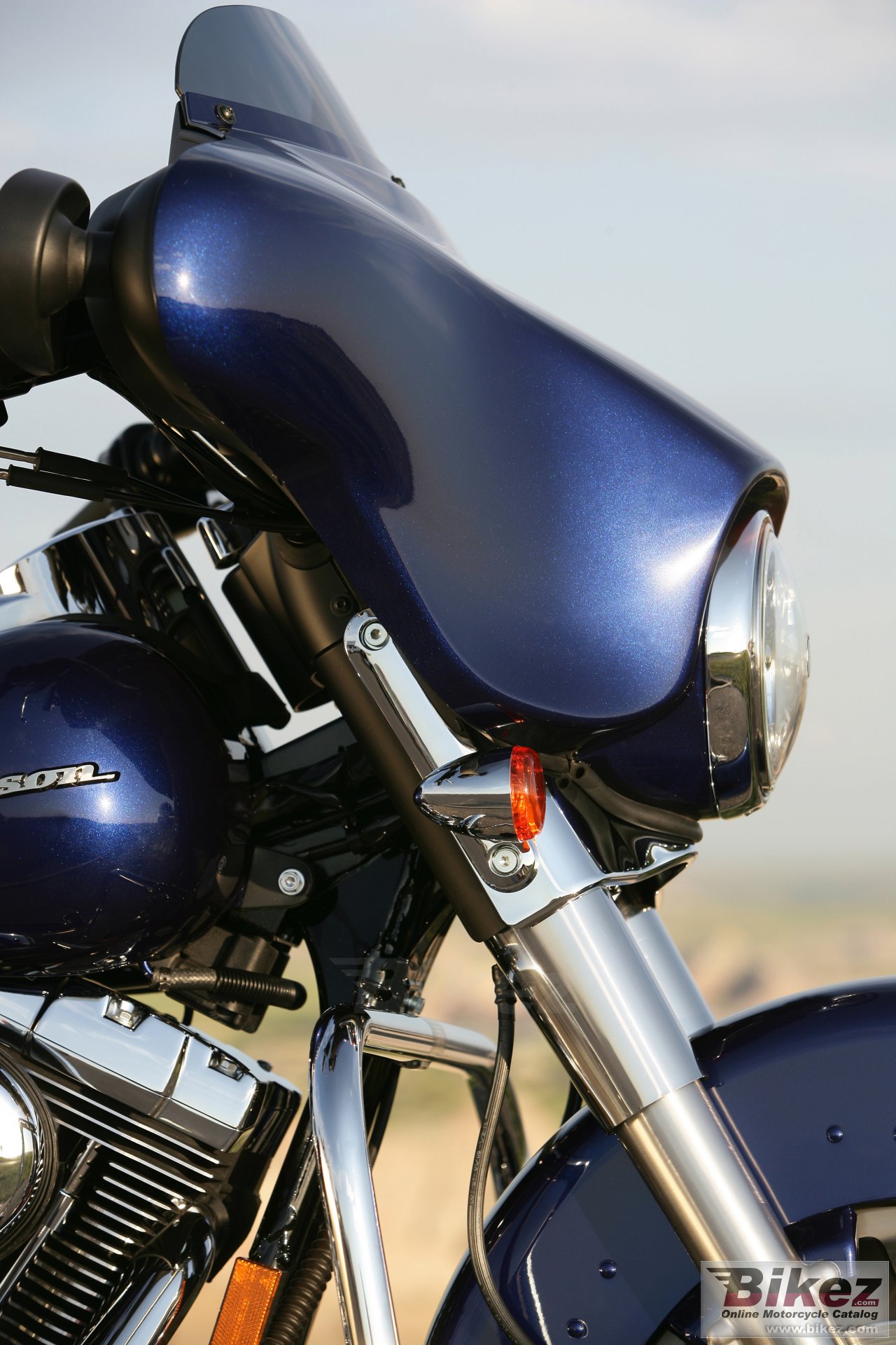 Big Harley-Davidson flhxi street glide picture and wallpaper from Bikez.com